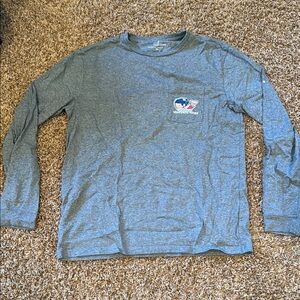 Size Medium Vineyard Vines Gray Graphic Long Sleeve Tee